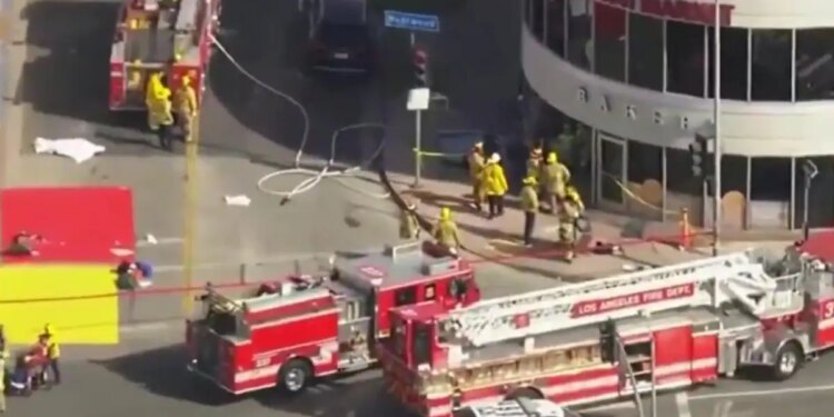 Λος Άντζελες: 3 νεκροί και 6 τραυματίες από εισβολή αυτοκινήτου σε σούπερ μάρκετ - Βίντεο