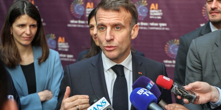 Μακρόν για Τεχνητή Νοημοσύνη: Η Ευρώπη προτείνει «τρίτο δρόμο» απέναντι σε ΗΠΑ, Κίνα και Big Tech