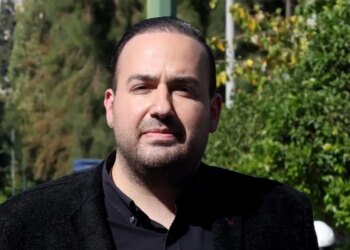 Δεν του επέβαλε κάποιος να τραγουδήσει Μαζωνάκη