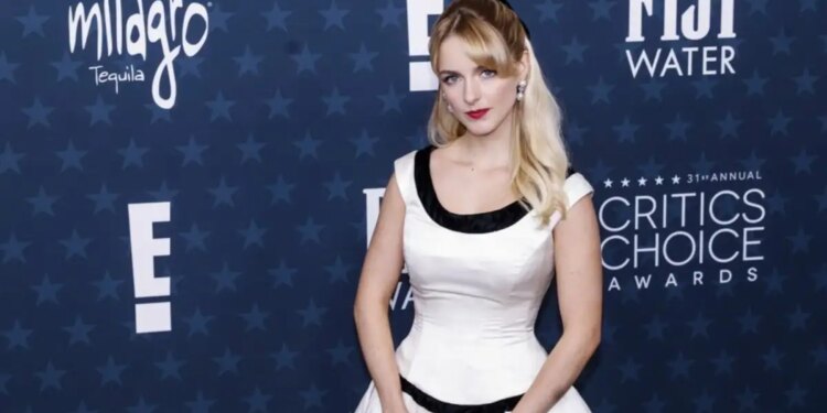 Η Μακένα Γκρέις «έκλεισε» τον ρόλο της Δάφνη στη νέα live-action σειρά του Netflix