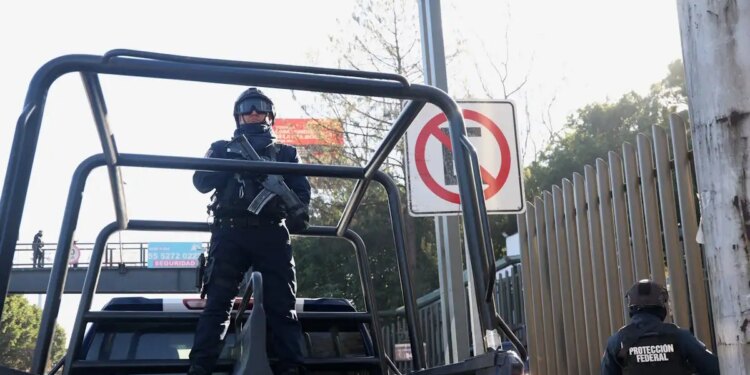 Μεξικό: 10.000 στρατιώτες στην περιοχή των αιματηρών ταραχών μετά τη δολοφονία του βαρόνου «Ελ Μέντσο»