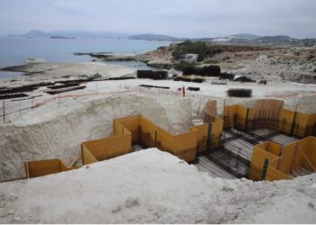 Οικολογικό έγκλημα καταγγέλλει στο ΕΡΤnews ο δήμαρχος Μήλου: Έχουν δοθεί άλλες οκτώ οικοδομικές άδειες για ξενοδοχειακές μονάδες
