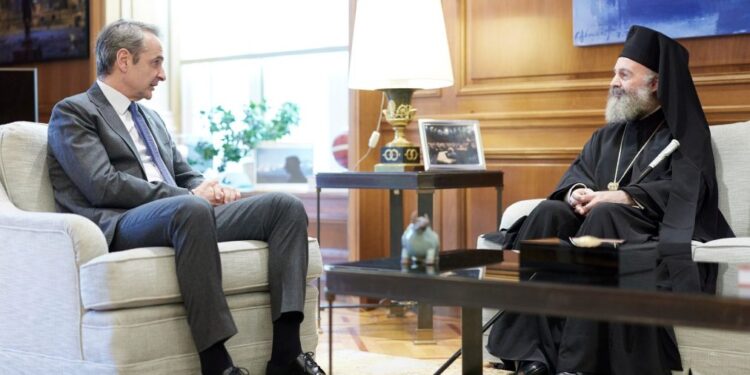 Μητσοτάκης σε Αρχιεπίσκοπο Αυστραλίας: Μεγάλη κατάκτηση η επιστολική ψήφος των ομογενών