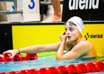 Νεφέλη Μπιλανάκου: Ζωγραφίζει έξω και μέσα στην πισίνα… - www.ertsports.gr