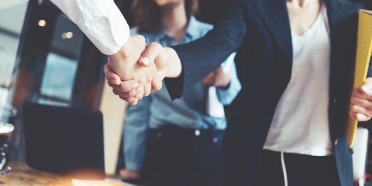 Εργάνη: 563.000 νέες θέσεις εργασίας από το 2019 – Άνοδος 78,5% στην πλήρη απασχόληση