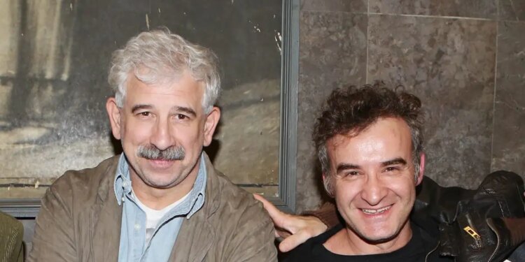 Με βάση ποιο σύστημα δικαίου, ξαφνικά, αυτός ο λιθοβολισμός;