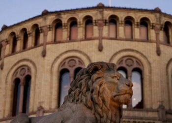 Νορβηγία: «Ναι στην μοναρχία, όχι στην αβασίλευτη δημοκρατία» ψήφισε το κοινοβούλιο υπό τη σκιά της υπόθεσης Επστάιν