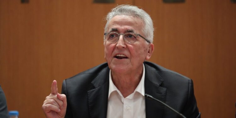 Σκληρή πολιτική αντιπαράθεση προκαλεί η υπόθεση Παναγόπουλου - ertnews.gr