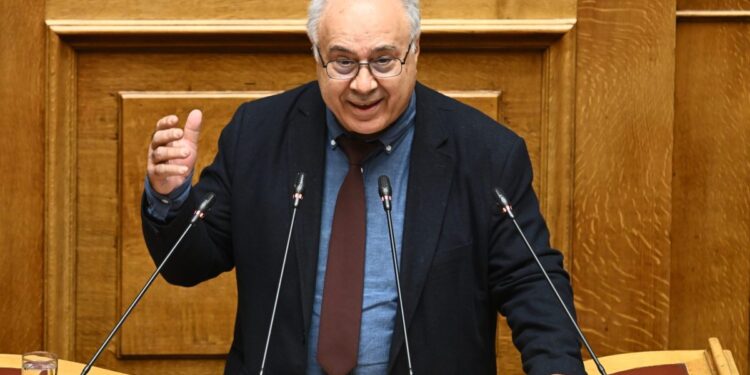 Το ΠΑΣΟΚ διέγραψε τον Παναγιώτη Παρασκευαΐδη από την Κοινοβουλευτική Ομάδα