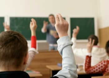 Η πίεση στο σχολείο εγκυμονεί κατάθλιψη ως την ενήλικη ζωή