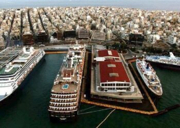 Ενίσχυση της Δημοτικής Αστυνομίας ζήτησε ο Εμπορικός Σύλλογος Πειραιά για πάταξη του παραεμπορίου