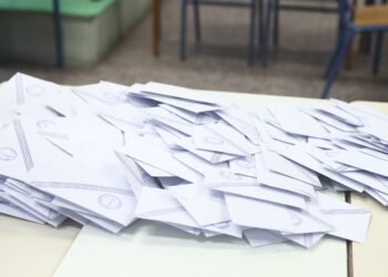 Δημοσκόπηση Interview: Προβάδισμα ΝΔ με 31,6% στην εκτίμηση ψήφου, ακολουθεί το ΠΑΣΟΚ με 13,8% - ertnews.gr