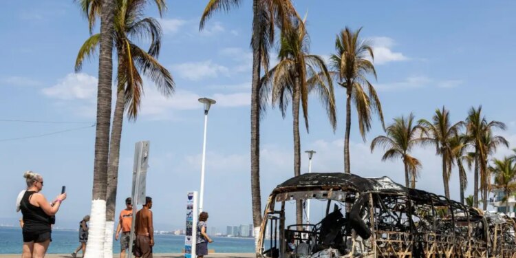 Μεξικό: Ανθρωποκυνηγητό για 25 κρατούμενους που δραπέτευσαν από φυλακή στο Puerto Vallarta στις ταραχές μετά τον θάνατο του «Ελ Μέντσο»