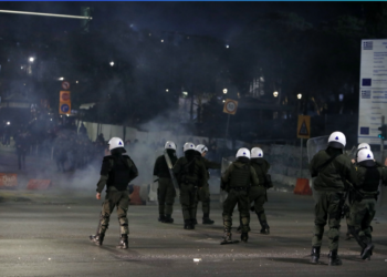 Θεσσαλονίκη: Μολότοφ και δακρυγόνα επί της Εγνατίας