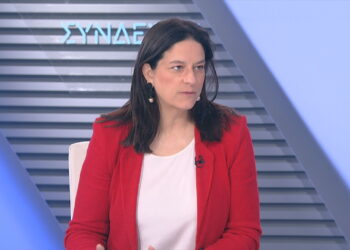Κεραμέως στο ΕΡΤnews: Στα 950 ευρώ ο κατώτατος μισθός έως το 2027 – Νέα ρύθμιση για επιτάχυνση απονομής συντάξεως