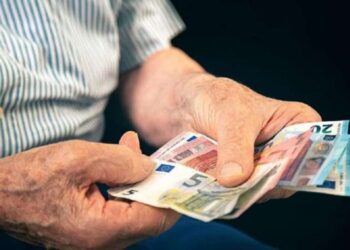 Συντάξεις: Οι ημερομηνίες πληρωμής – Πώς γίνεται ο διαχωρισμός μεταξύ μισθωτών και μη μισθωτών