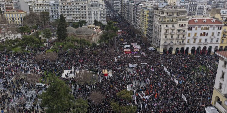 Μεγαλειώδεις συγκεντρώσεις για την 3η επέτειο από την τραγωδία των Τεμπών - ertnews.gr