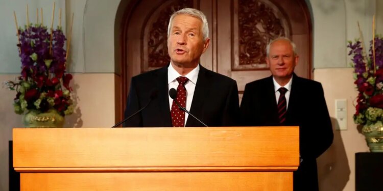 Θόρμπιορν Γιάγκλαντ: Ο πρώην πρωθυπουργός της Νορβηγίας νοσηλεύεται μετά από απόπειρα αυτοκτονίας - Έρευνα για την υπόθεση Επστάιν