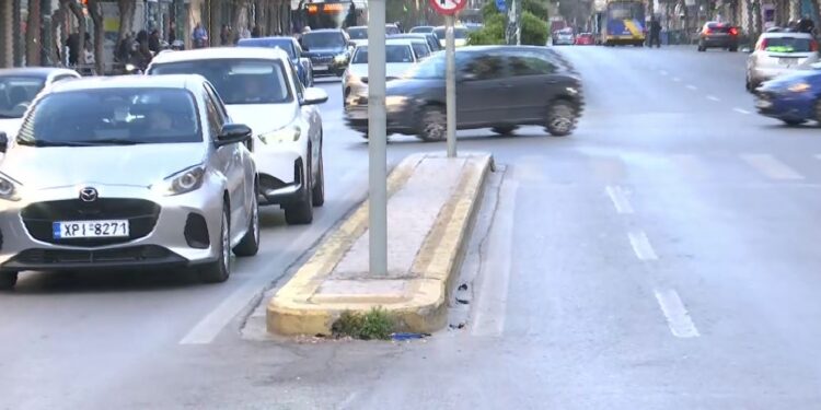 Θανατηφόρο τροχαίο στην Πατησίων: Νεκρή 74χρονη που παρασύρθηκε από μηχανή