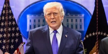 Economist: Τα 4 σενάρια που εξετάζει ο Ντόναλντ Τραμπ για το Ιράν – Τεράστια συγκέντρωση στρατού στη Μέση Ανατολή