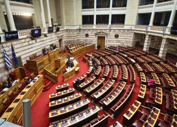 Πολιτικοί διαξιφισμοί για το Μεταναστευτικό - Τι προβλέπει το νομοσχέδιο - ertnews.gr