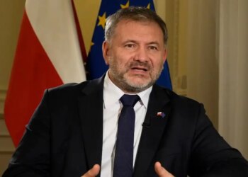 Πολωνία: Πρόστιμο στον υπουργό Δικαιοσύνης επειδή δεν έδωσε προτεραιότητα σε πεζή - Έδινε συνέντευξη ενώ οδηγούσε