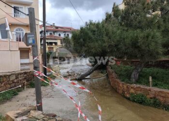 Δρόμοι ποτάμια, πλημμυρισμένα σπίτια και μεγάλες καταστροφές: Ηλεία, Αχαΐα, Ήπειρος, Κρήτη και Χίος δοκιμάστηκαν από την κακοκαιρία