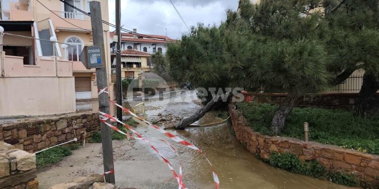 Δρόμοι ποτάμια, πλημμυρισμένα σπίτια και μεγάλες καταστροφές: Ηλεία, Αχαΐα, Ήπειρος, Κρήτη και Χίος δοκιμάστηκαν από την κακοκαιρία