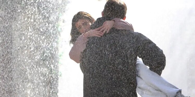 Η τεχνητή βροχή για την ταινία του Μπραντ Πιτ στην Ύδρα