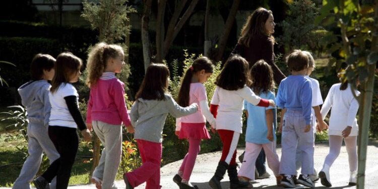 Επίδομα παιδιού Α21: Ξεκινούν οι πληρωμές της πρώτης δόσης – Πότε ανοίγει η πλατφόρμα