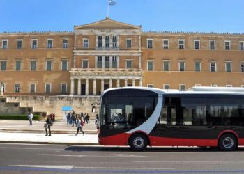 Αθήνα: 17 ηλεκτρικά λεωφορεία και 4 νέες γραμμές αλλάζουν τις μετακινήσεις