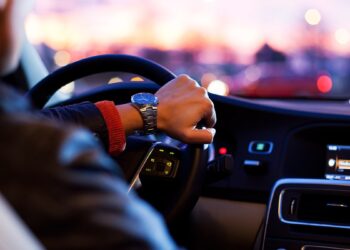 Αλλαγή ώρας: Τι πρέπει να προσέξουν οι οδηγοί στους δρόμους