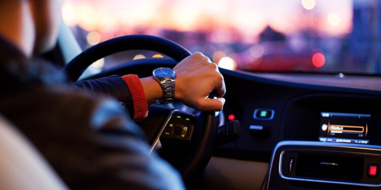 Αλλαγή ώρας: Τι πρέπει να προσέξουν οι οδηγοί στους δρόμους