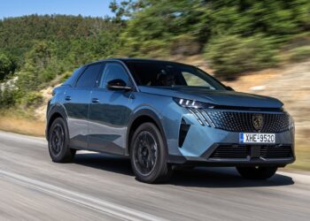 Δοκιμή: Peugeot 3008 Hybrid 145 e-DSC6