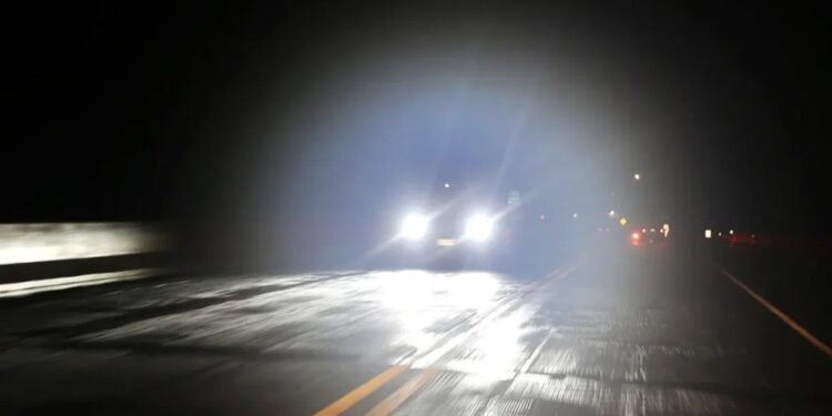 Μήπως οι σύγχρονοι προβολείς αυτοκινήτων είναι πολύ φωτεινοί;
