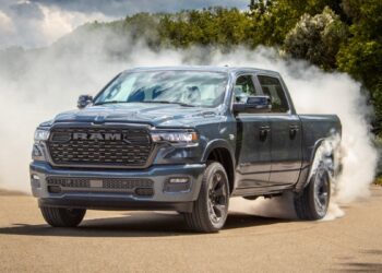 Οι Αμερικανοί λατρεύουν τους V8