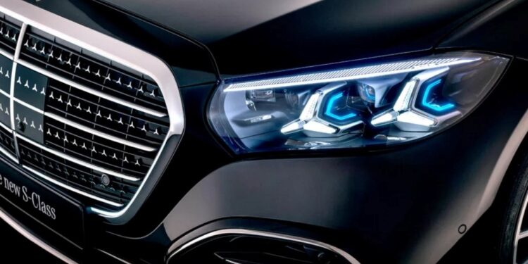 Η Mercedes-Benz S-Class κάνει τη νύχτα μέρα!