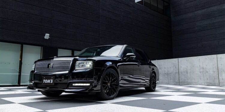 Toyota Century by TOM’S: Πολυτέλεια με απρόσμενο σπορ χαρακτήρα (+video)