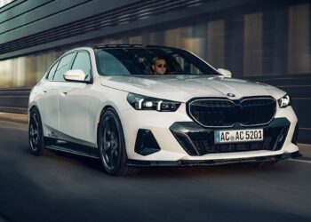 Η AC Schnitzer «πειράζει» την BMW i5 και το αποτέλεσμα θυμίζει πολύ M5.