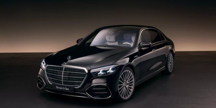 Ναι, η Mercedes S-Class και με υφασμάτινες επενδύσεις!