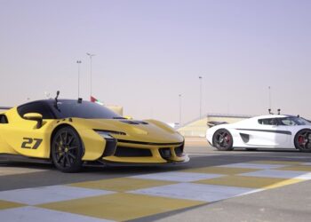 Η Ferrari SF90 XX τα βάζει με την Koenigsegg Regera 