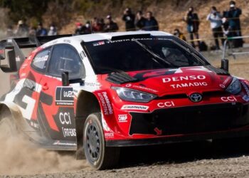 Το κεντρομήχανο Toyota GR Yaris πάτησε χώμα