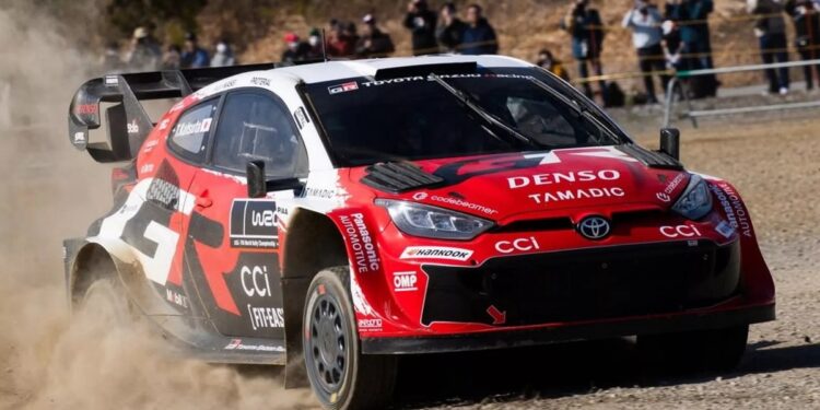 Το κεντρομήχανο Toyota GR Yaris πάτησε χώμα