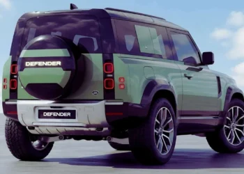 Η Land Rover ετοιμάζει κάτι μικρό… αλλά εκρηκτικό!