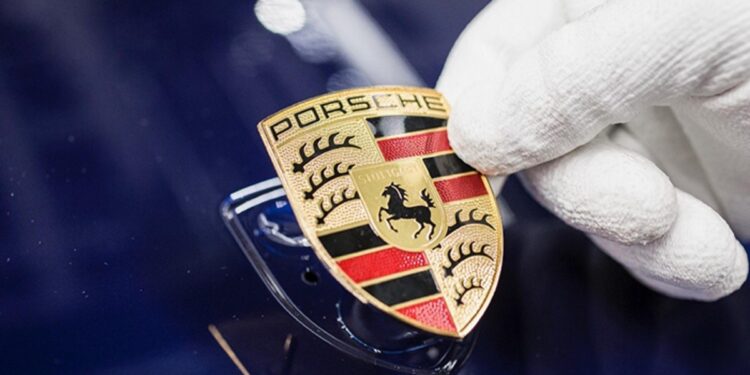 Οι δασμοί «γονατίζουν» την Porsche