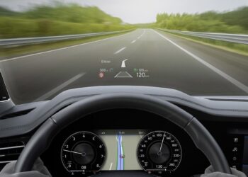 Head-Up Display: Τι προσφέρει και τι κινδύνους ενέχει;