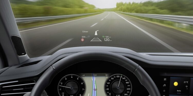 Head-Up Display: Τι προσφέρει και τι κινδύνους ενέχει;