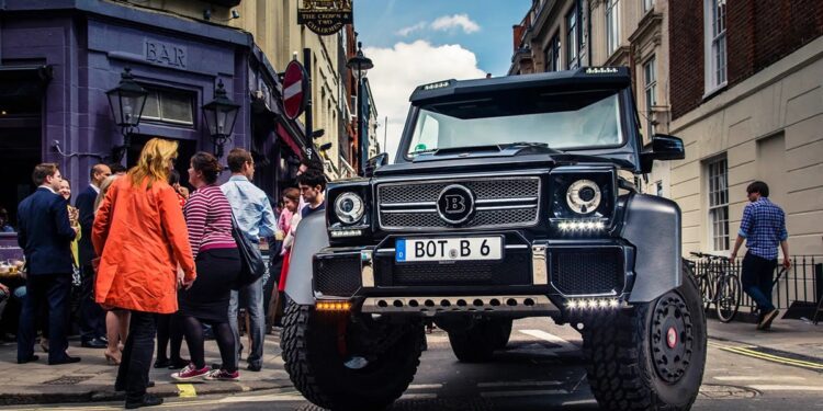 Γιατί το Λονδίνο σκέφτεται να επιβάλλει χαράτσι στα μεγάλα SUV;