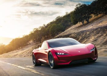 Ο Μασκ δίνει νέα παράταση στα αποκαλυπτήρια του Tesla Roadster 2.0