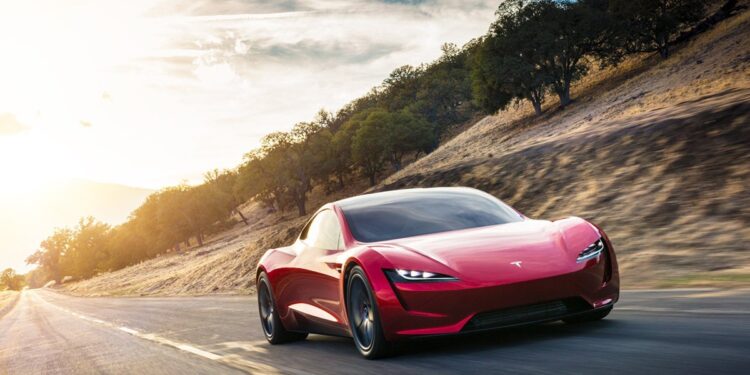 Ο Μασκ δίνει νέα παράταση στα αποκαλυπτήρια του Tesla Roadster 2.0